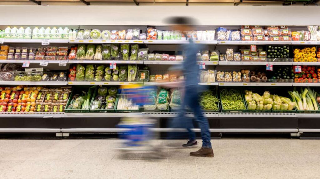 A TFSA Stock With a 7% Yield and Reliable Monthly Paycheques fast shopping cart in grocery store