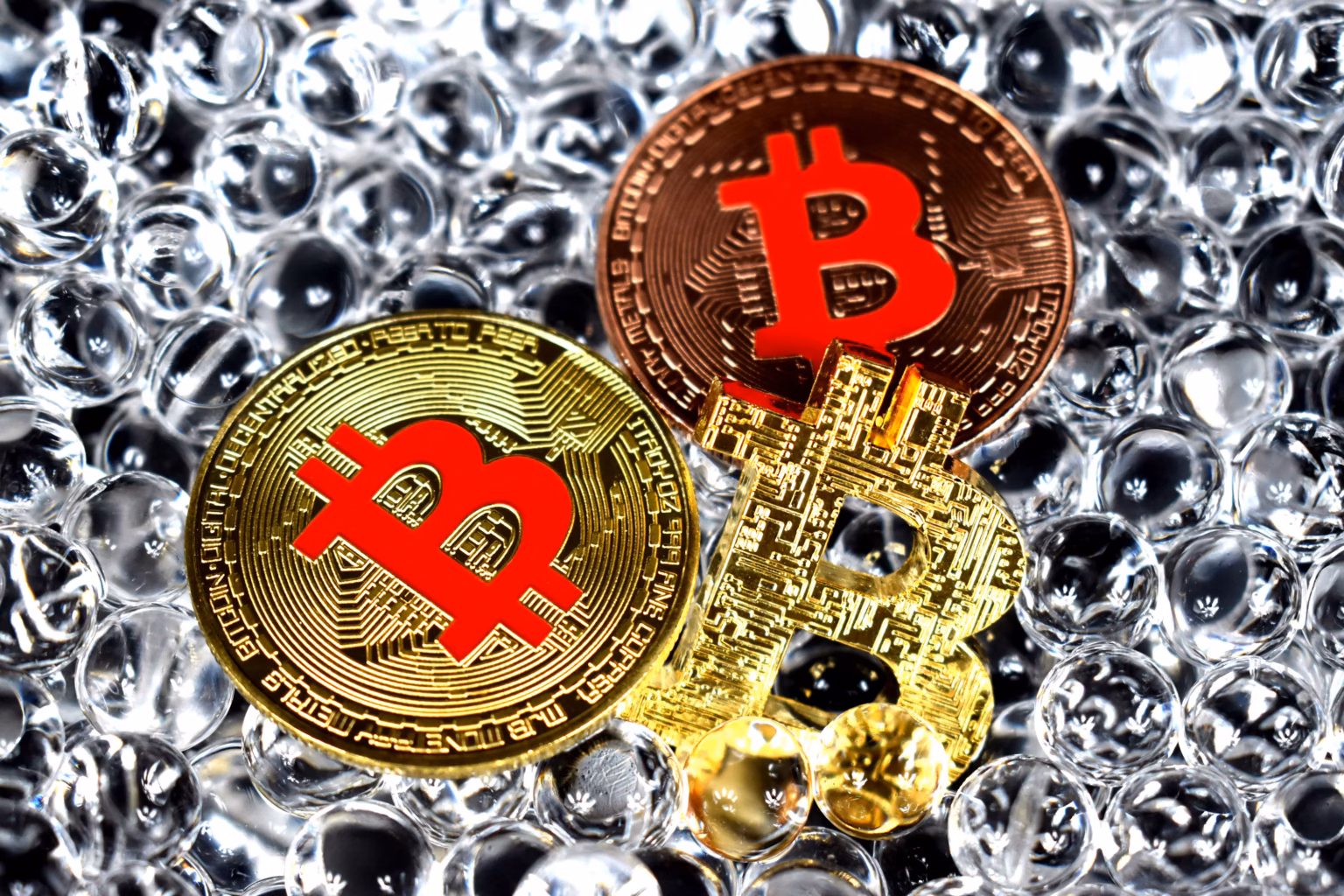 Corporate Giant Eyes $4.2 Billion Bitcoin Expansion While Saylor Moves To Sell Bitcoin